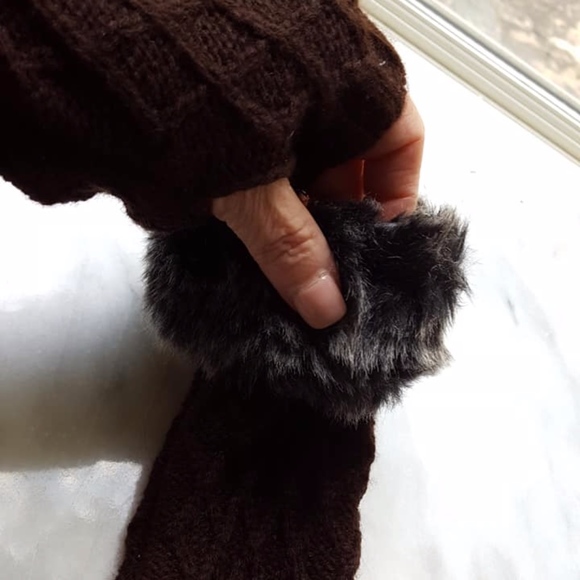 Hand Warmers Brown and Gray Faux Fur - Picture 3 of 5